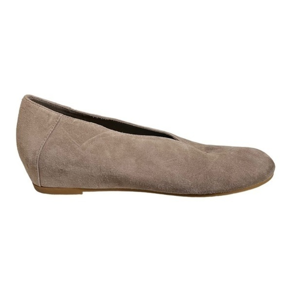 Eileen Fisher Taupe Suede Hidden Wedge Size 9 - Picture 2 of 14